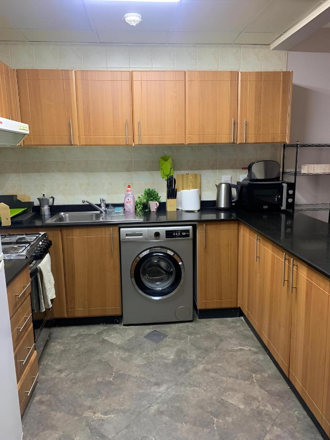 Huge Entire Apartment For Couples ,Families & Groups -Up To 5 Guests- With Free Pool, Steam & Sauna ,Jvc,Dubai Dış mekan fotoğraf